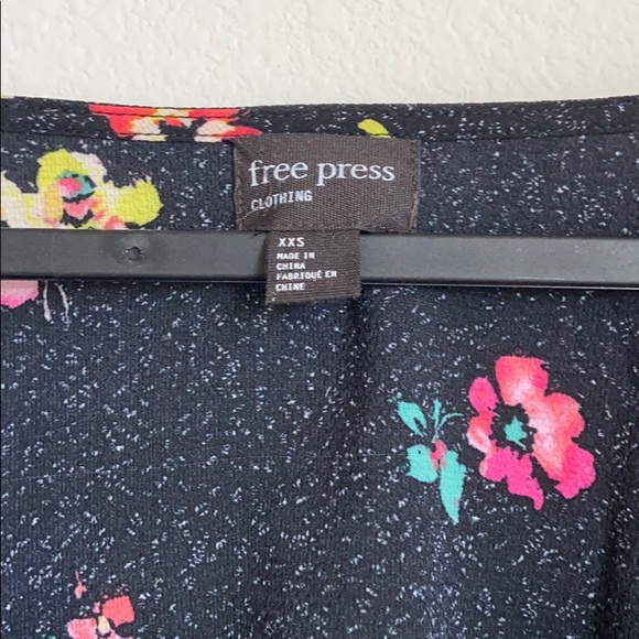 Nordstrom puff sleeves top - Picture 2 of 5